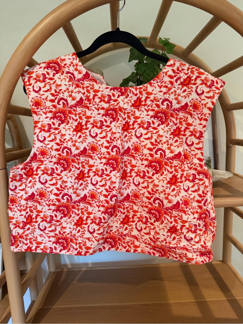 Red & White Floral Sleeveless Crop Top